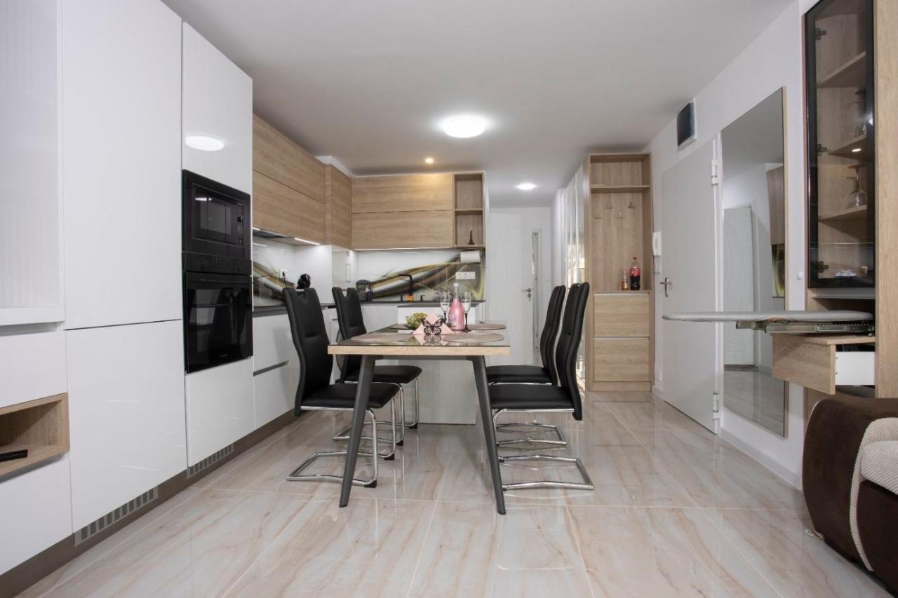 Ferienwohnung Апартамент За Гости Ивви-1 Burgas City Exterior foto